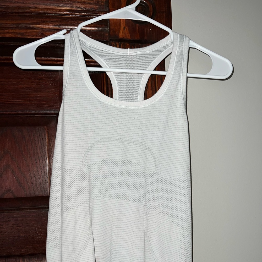 Lulu Swiftly Tech Razorback Tank